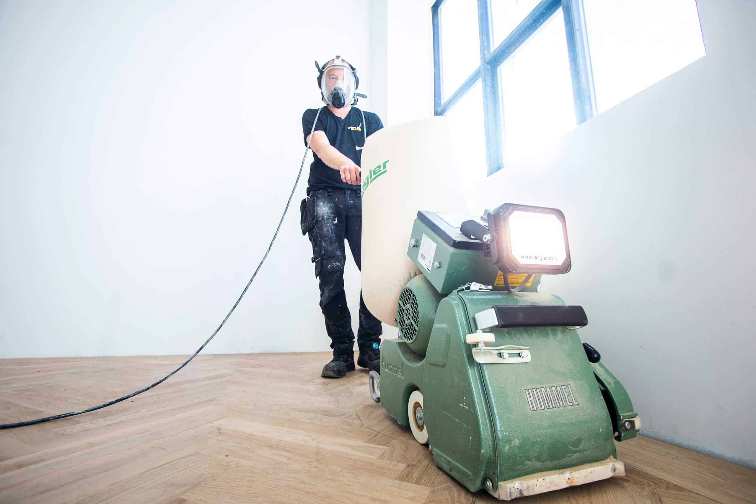 gulvafslibning med maskine